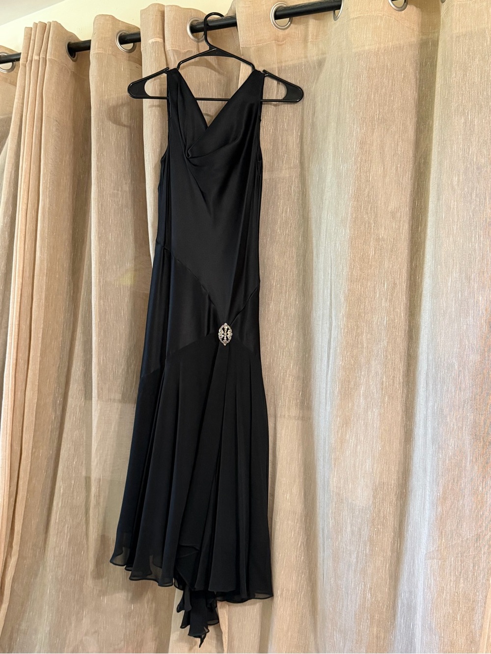 Vintage Y2K Sleeveless Evening Dress with Rhinestone Accent